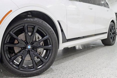 Used 2025 BMW X7 xDrive40i w/ M Sport Package image 5