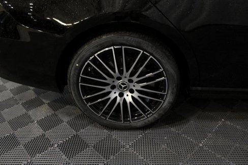 New 2025 Mercedes-Benz C 300 4MATIC Sedan image 9