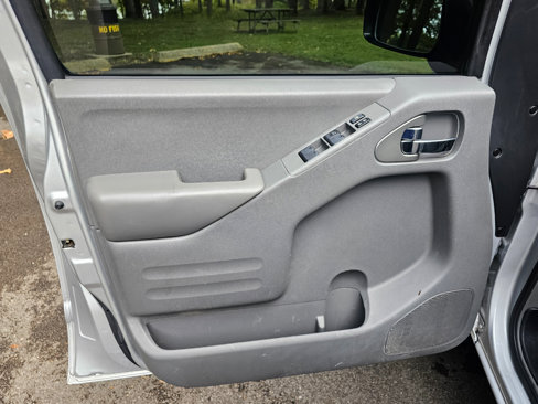 Used 2016 Nissan Frontier SV image 23