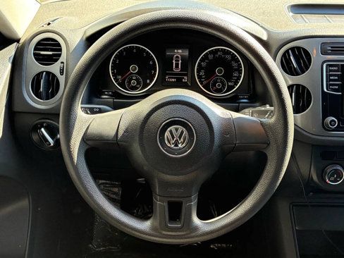 Used 2017 Volkswagen Tiguan Limited w/ Alloy Wheels Package image 21