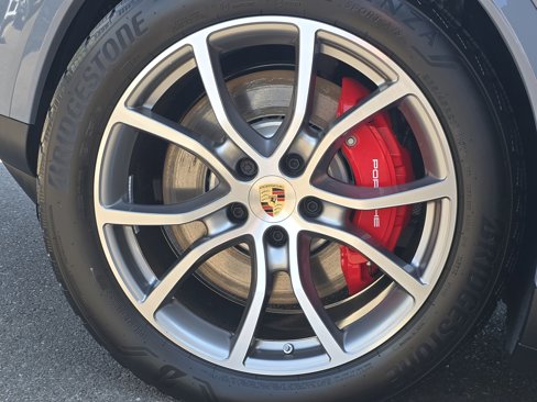 New 2025 Porsche Cayenne S image 30