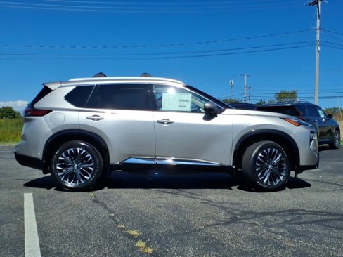 New 2026 Nissan Rogue Platinum w/ Platinum Premium Package image 3