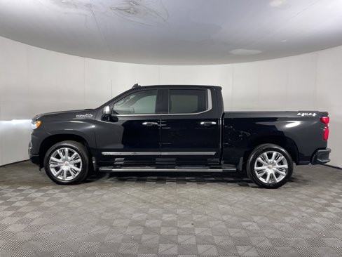 Used 2024 Chevrolet Silverado 1500 High Country w/ High Country Premium Package image 3