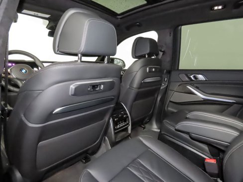 New 2026 BMW X7 M60i image 35