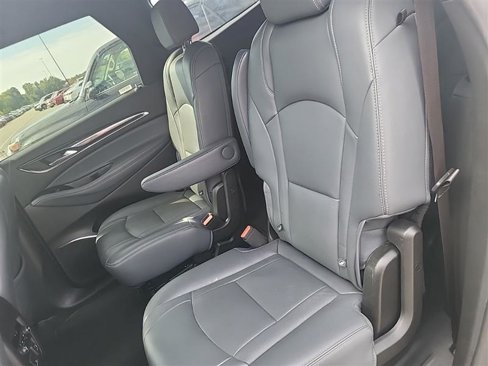 Used 2024 Buick Enclave Premium image 10