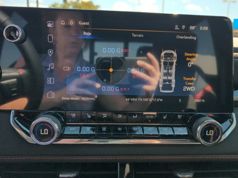 New 2025 Chevrolet Colorado Z71 w/ Technology Package image 14