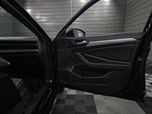 Used 2025 Volkswagen Jetta Sport image 30