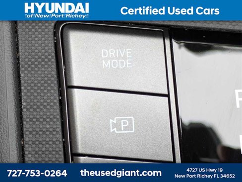 Certified 2025 Hyundai Elantra Sport image 22