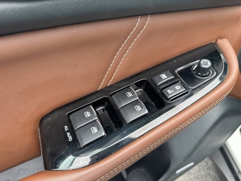 Used 2018 Subaru Outback 2.5i Touring image 11
