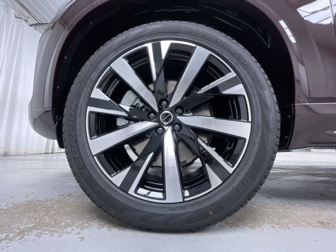 New 2026 Volvo XC90 B5 Core image 10