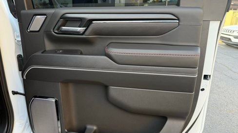 Used 2025 GMC Sierra 2500 AT4X image 43