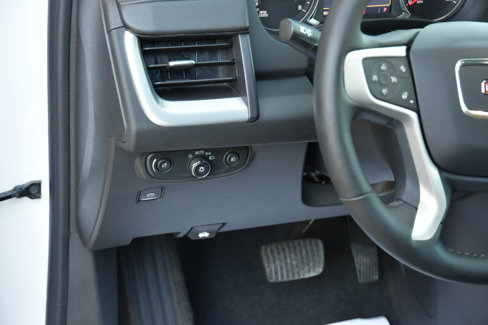 Used 2024 GMC Terrain SLT image 12
