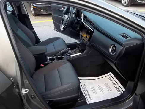 Used 2017 Toyota Corolla LE image 11