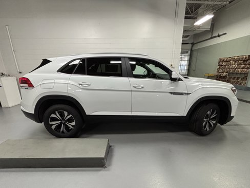 New 2026 Volkswagen Atlas Cross Sport SE image 13