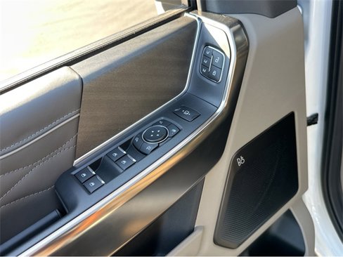 New 2025 Ford F250 Platinum w/ Platinum Plus Package image 40