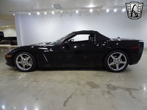 Used 2005 Chevrolet Corvette Convertible w/ Preferred Equipment Group image 3