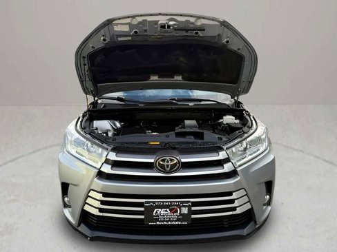 Used 2019 Toyota Highlander XLE image 29