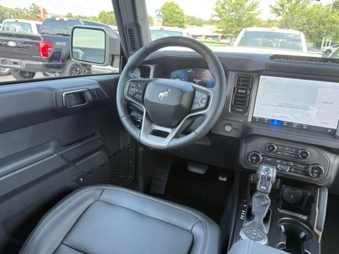 New 2025 Ford Bronco Badlands image 11