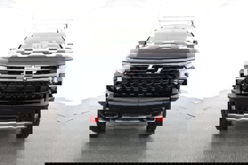 Used 2025 Chevrolet Silverado 1500 ZR2 w/ Technology Package image 2
