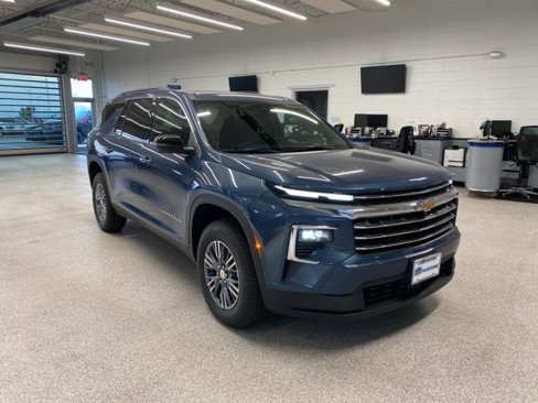 New 2026 Chevrolet Traverse LT w/ Driver Confidence Package image 3