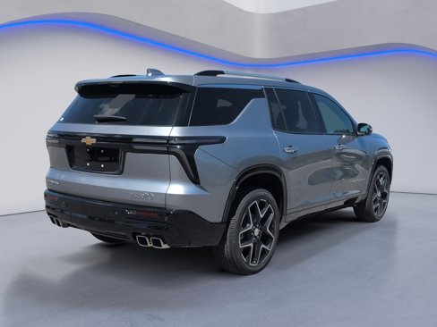 New 2026 Chevrolet Traverse High Country image 3