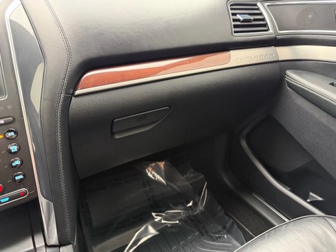Used 2019 Ford Explorer Platinum image 33