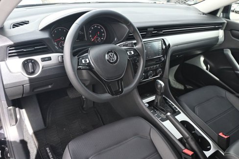 Used 2022 Volkswagen Passat 2.0T SE image 8