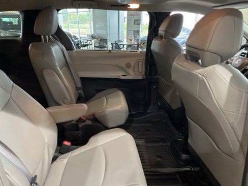 New 2025 Toyota Sienna XLE image 22