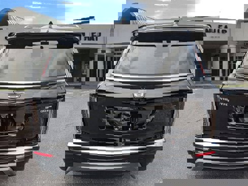 New 2026 Cadillac Vistiq Luxury w/ LPO, Floor Liner Package image 5