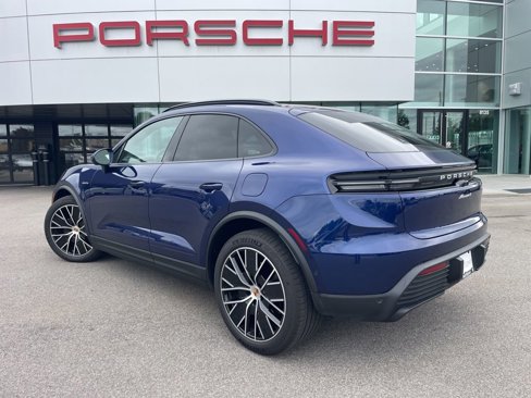 Used 2025 Porsche Macan 4 Electric image 3
