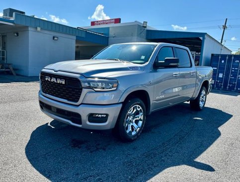 New 2026 RAM 1500 4x4 Crew Cab image 3