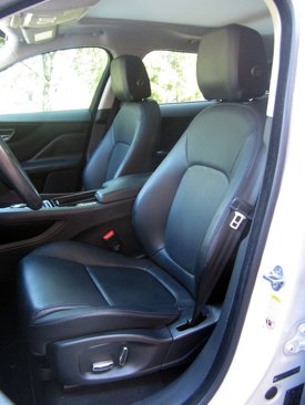 Used 2019 Jaguar F-PACE Premium image 15
