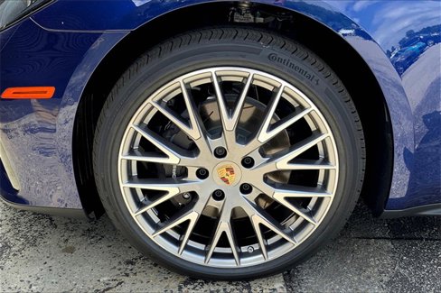 New 2025 Porsche Panamera 4 image 13