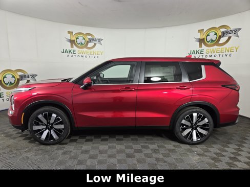 New 2025 Mitsubishi Outlander SE image 4