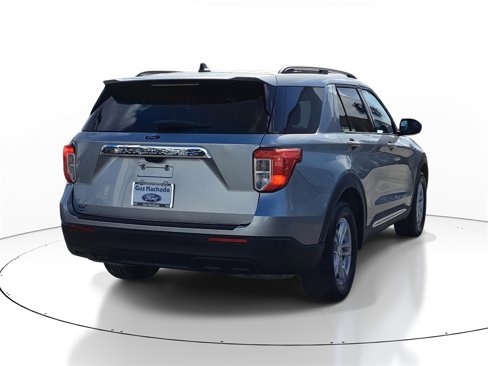 Certified 2022 Ford Explorer XLT image 4