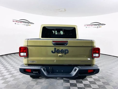 New 2025 Jeep Gladiator Sport image 7