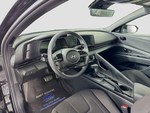 Certified 2025 Hyundai Elantra Sport image 9