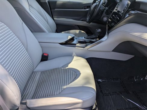 Used 2024 Toyota Camry SE image 29