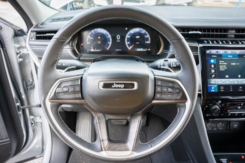 Used 2023 Jeep Grand Cherokee L Limited image 18