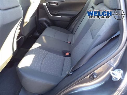 Used 2021 Toyota RAV4 XLE image 8