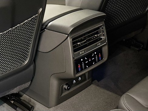 New 2025 Audi Q7 3.0T Prestige image 17