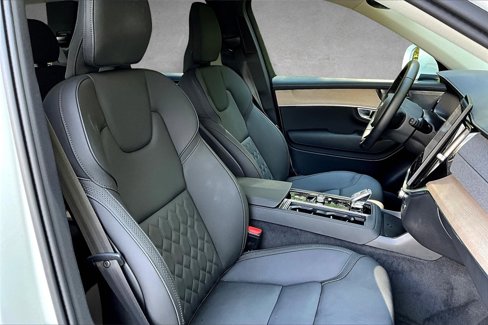 Certified 2025 Volvo XC90 B6 Plus w/ Protection Package image 24