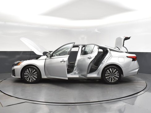 Used 2024 Nissan Altima 2.5 SV image 46