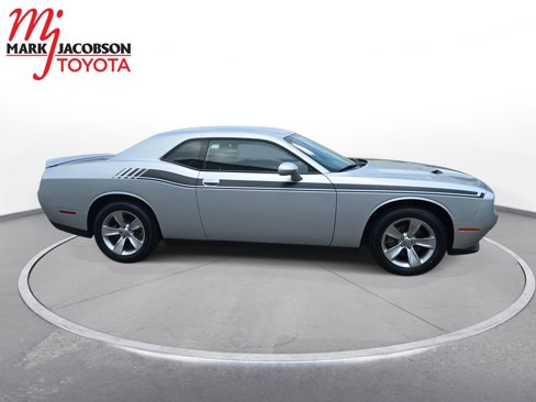 Used 2021 Dodge Challenger SXT image 7