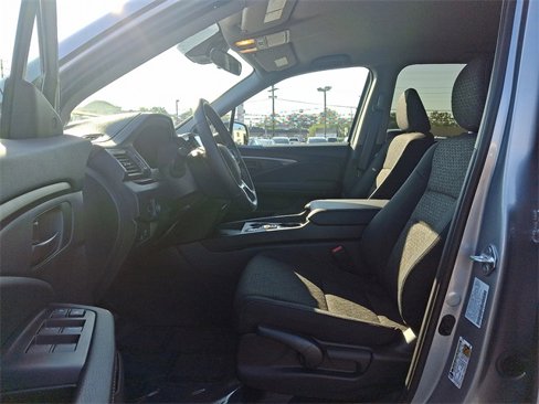 Certified 2025 Honda Ridgeline Sport image 13