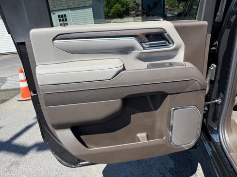 New 2025 GMC Sierra 2500 SLT w/ SLT Convenience Package image 17