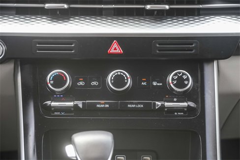 Certified 2024 Kia Carnival LX image 14