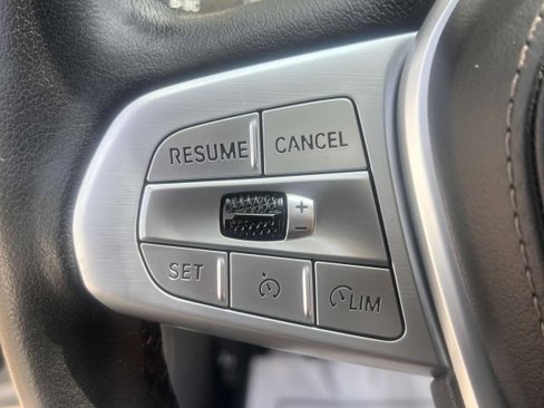 Used 2022 BMW 740i xDrive image 22