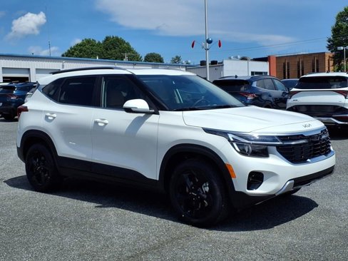New 2026 Kia Seltos EX image 2