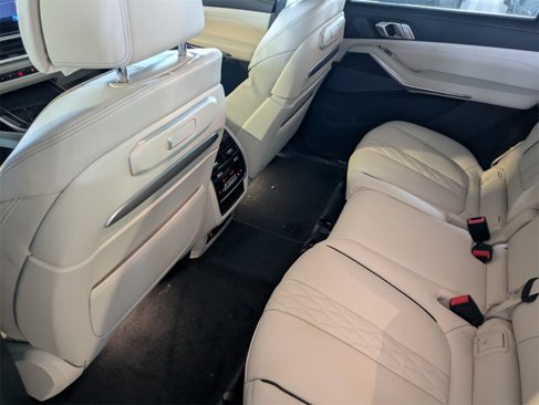 New 2026 BMW X7 M60i image 8